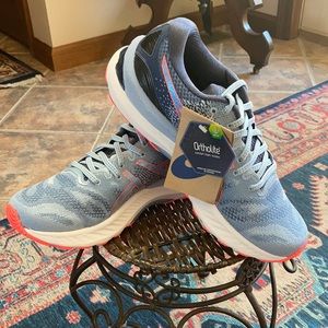 Asics gel nimbus 23 brand new in box ,great running shoe, 8.5 women